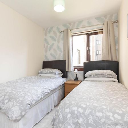Allanfield Quiet Central Family Apartment With Parking เอดินบะระ ภายนอก รูปภาพ